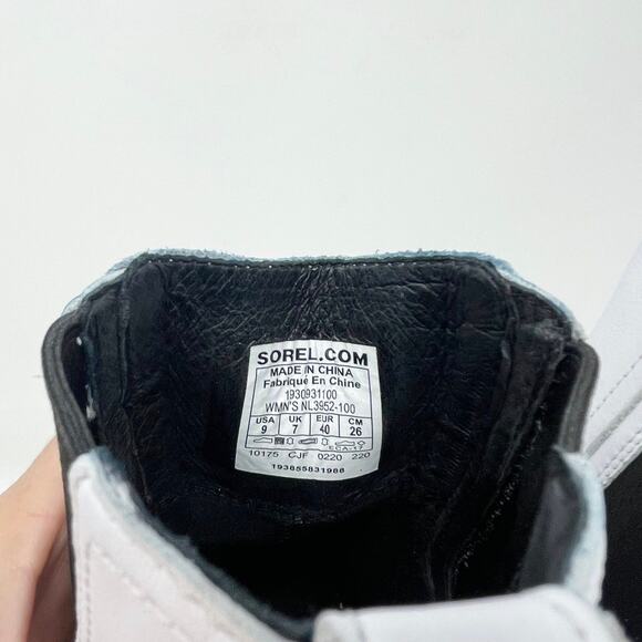 Sorel Uptown Chelsea Womens 9 White Leather w/Black Wedge Ankle Boot Snow - Picture 8 of 10